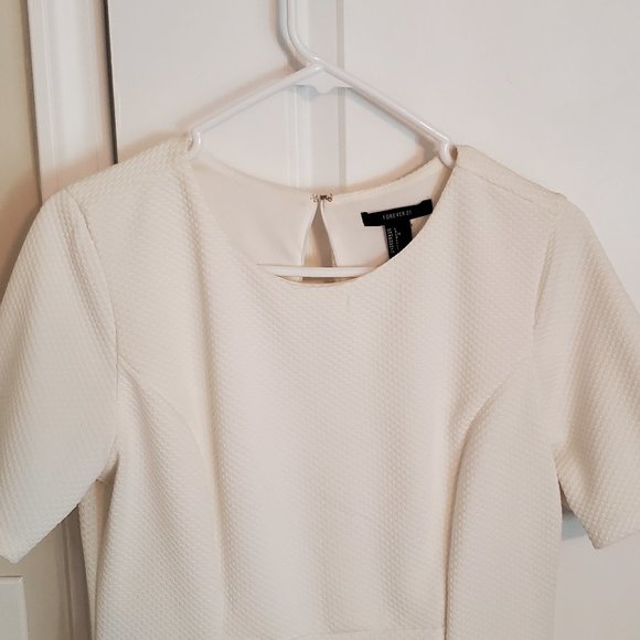 Cream dress - Picture 2 of 8